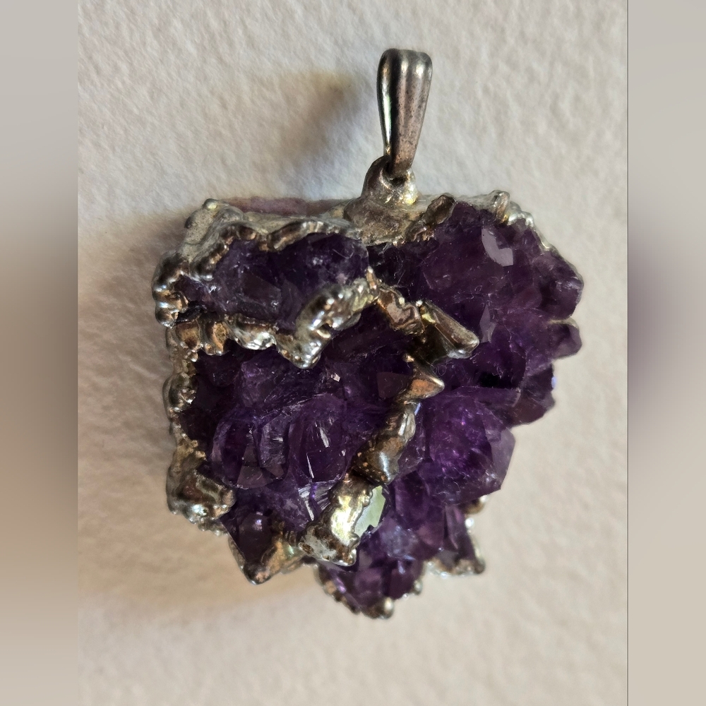 BNIB💫Raw Amythyst Crystal Gemstone Pendant